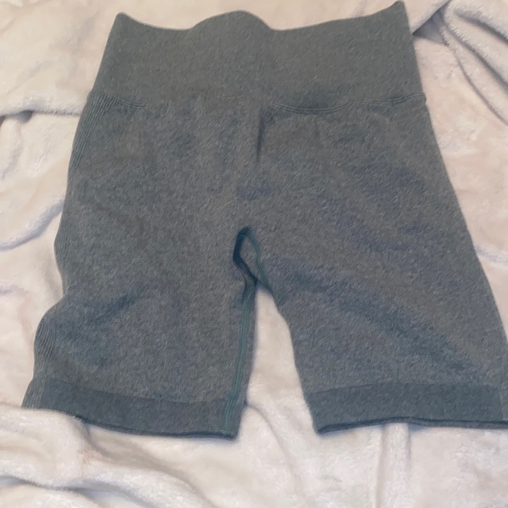 Biker shorts green and pink